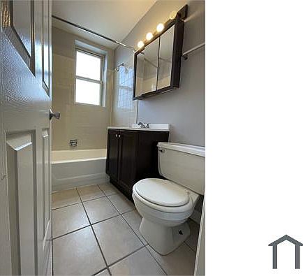 5th image of 7147 S Jeffery Blvd #506