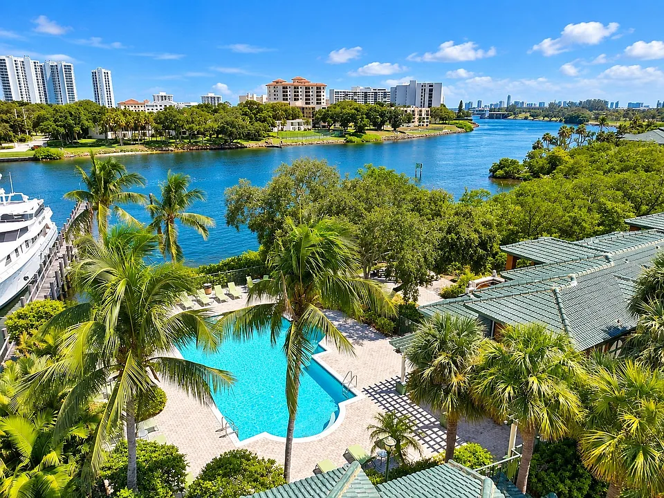 Sanctuary Cove Apartments