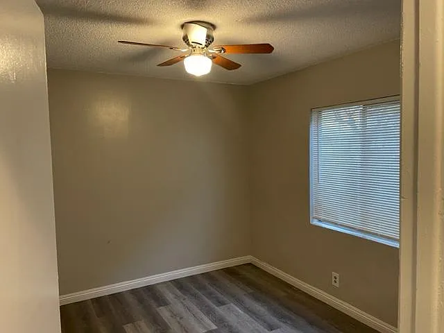 1718 Evergreen St — Photo 4