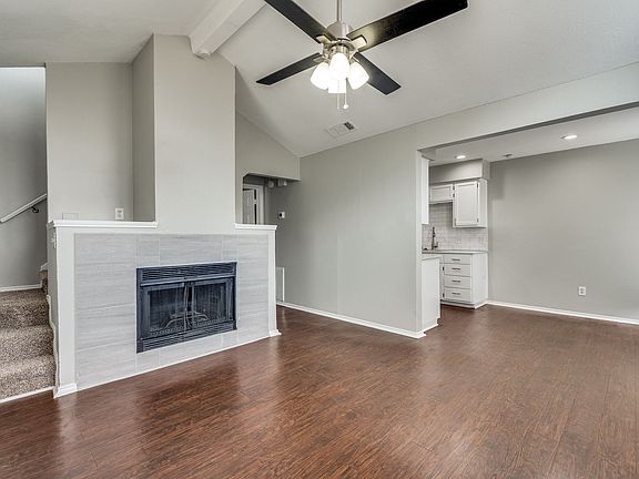 2nd image of 115 Peachtree Ct APT A