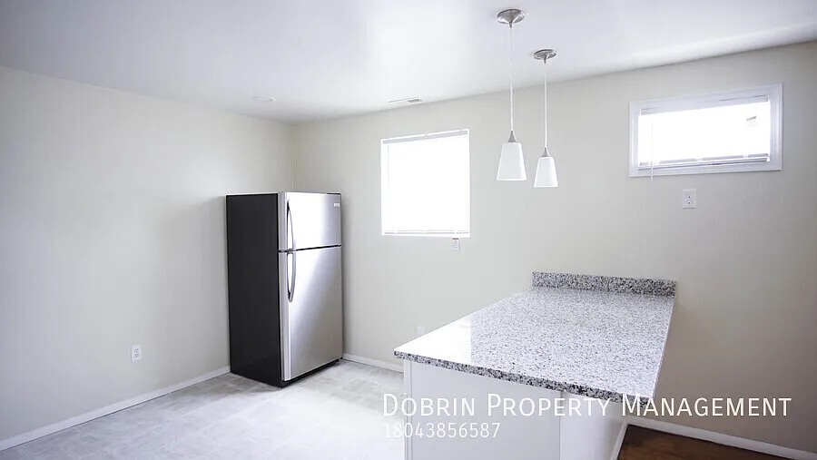 Brand New 2bd: Completely Renovated!! — Photo 4
