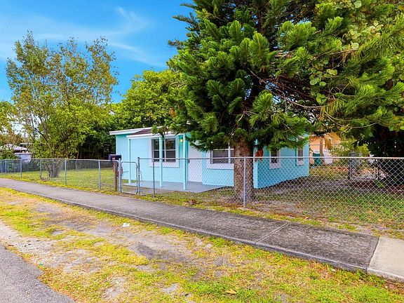 5th image of 842 NW 25th Avenue
