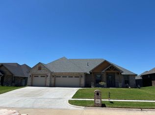 604 NW Newgate Dr, Lawton, OK 73505