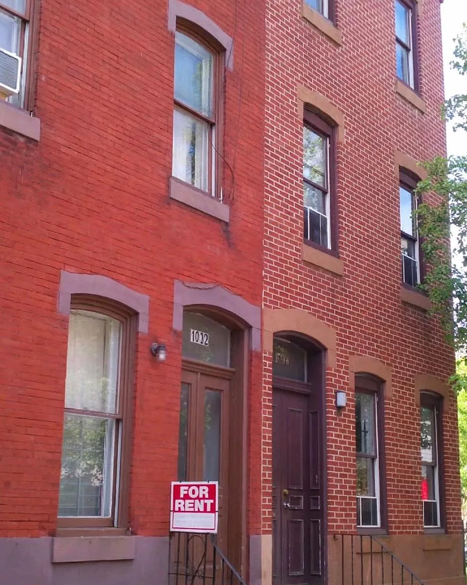 2 bed, 2364 sqft, $1,300 — Photo 1