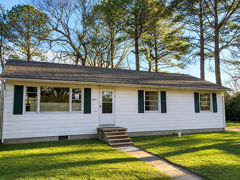 3421 W Weaver Rd — Photo 1