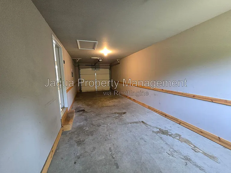 10574 Stadium Dr — Photo 20
