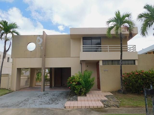 HOUSE FRONT