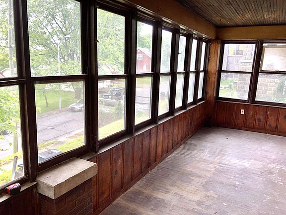 2nd image of 414 N Barker Ave