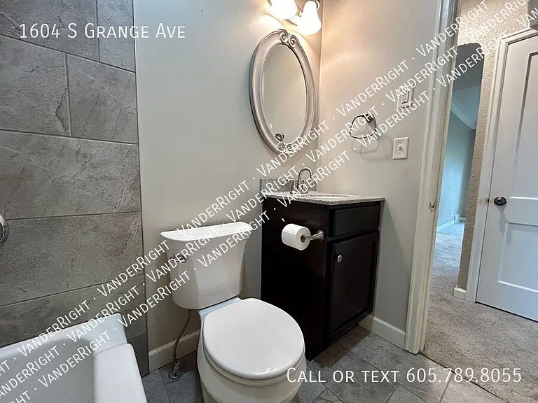 1604 S Grange Ave — Photo 10