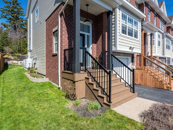 60 Surrey Way, Dartmouth, NS B2W 6R7