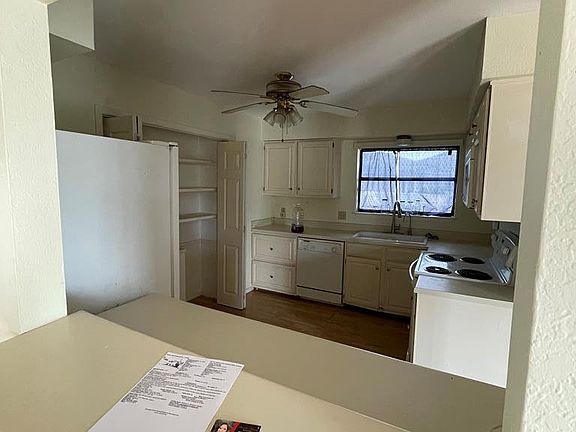 5th image of 2211 El Dorado Ave