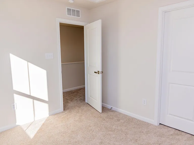 327 White Birch Rd — Photo 21