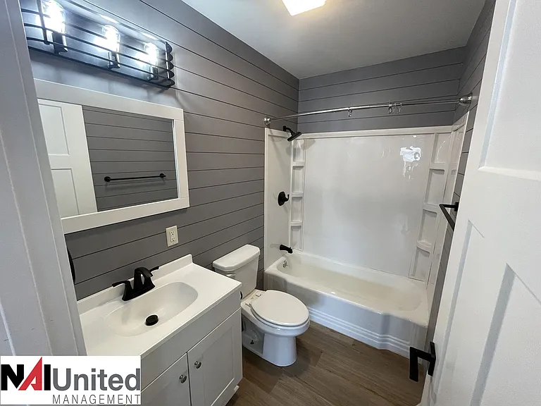 2811 S Lemon St — Photo 7