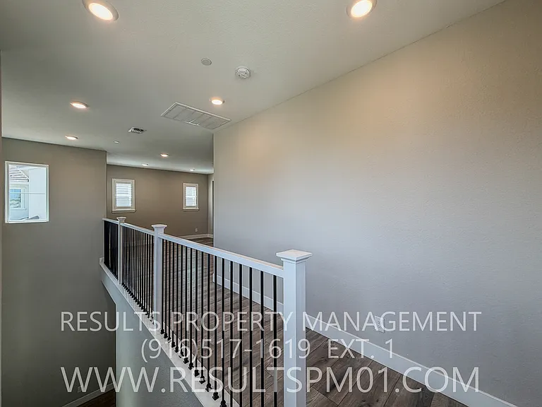 587 River St — Photo 41
