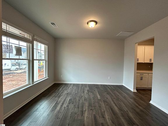 4th image of 118 Battery Creek Dr