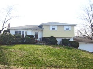 88 Parkview Rd, Elmsford, NY 10523