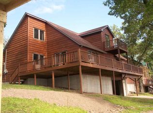 482 River View Rd, Guttenberg, IA 52052
