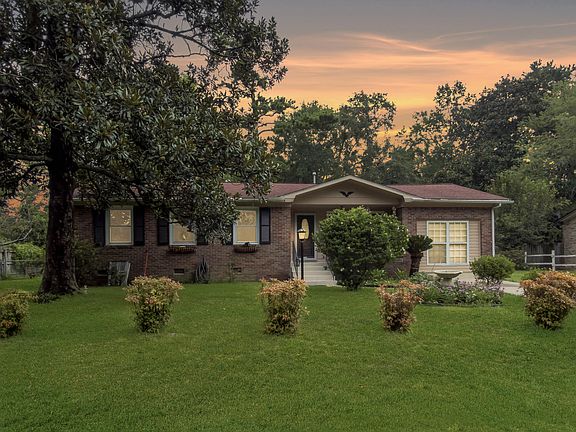 3rd image of 103 Wren Ct