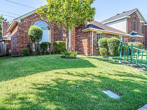 2nd image of 855 San Jacinto Dr