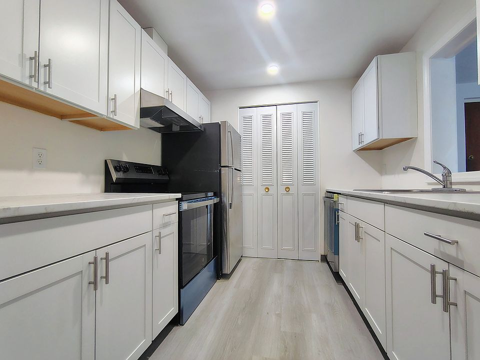 1st image of 60 Greentree Ln APT 49