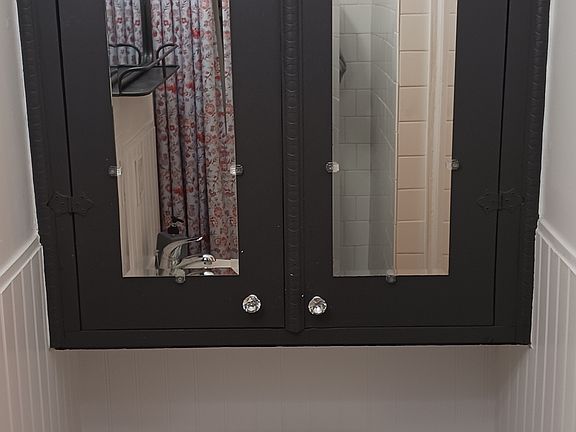 5th image of 71 Phila St APT 4