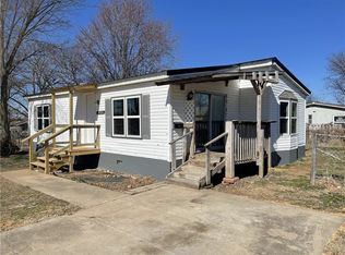 413 W Willow St, Stilwell, OK 74960