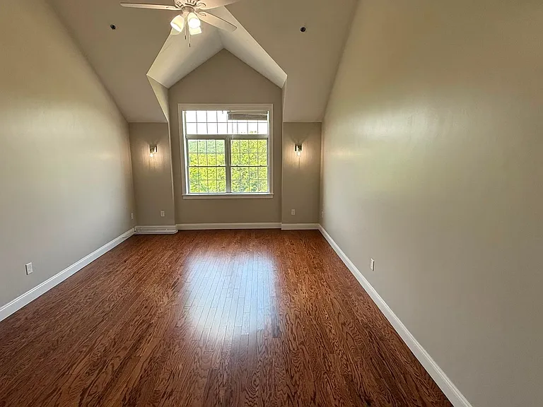 233 Magill Dr — Photo 32