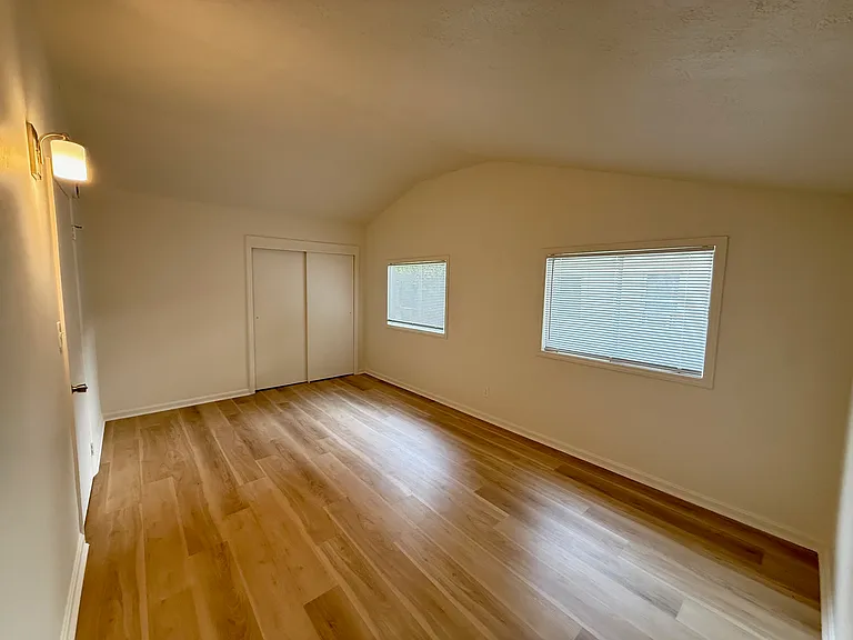 2408 Cornell Ave — Photo 4