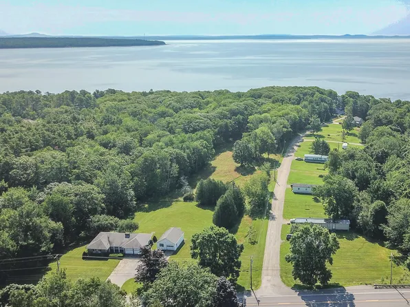 240 West Main Street, Searsport, ME 04974