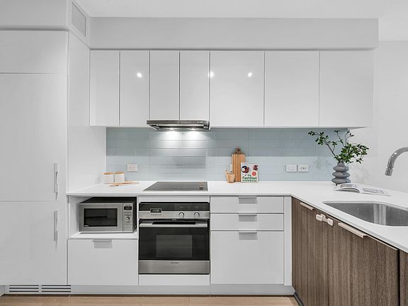 2nd image of 1308 Hornby St #1605