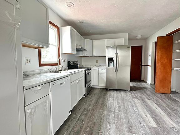 2nd image of 4980 Brookfield Dr