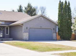 1512 30th Ave S, Fargo, ND 58103