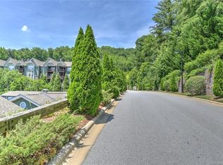 2000 Olde Eastwood Vlg #C204, Asheville, NC 28803