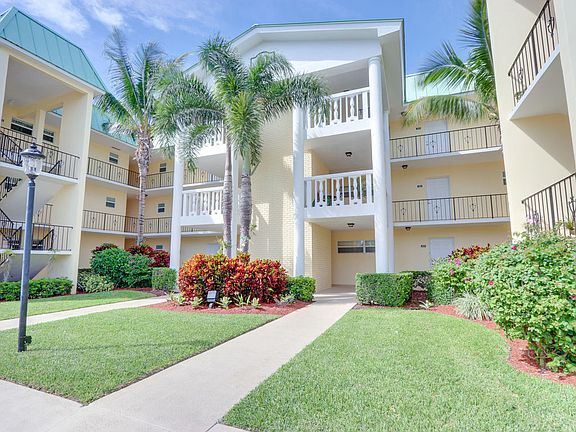 3rd image of 10 Colonial Club Dr APT 205