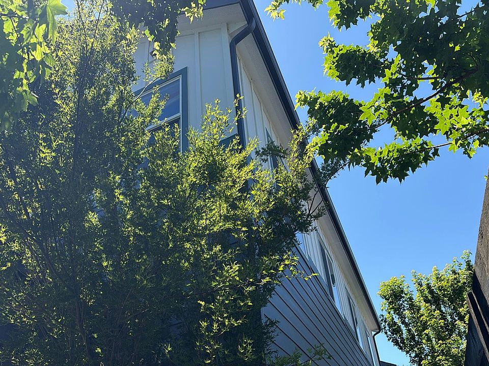 2nd image of 1475 N Bluffs Ridge Ln