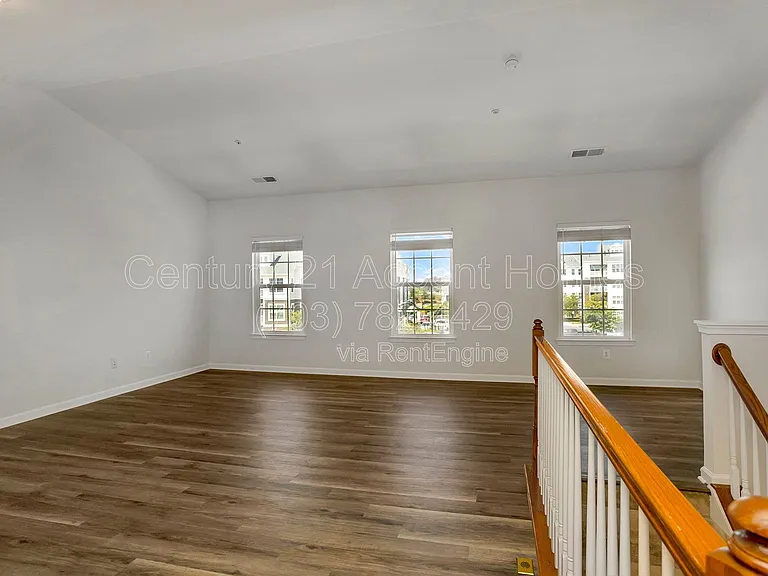 24676 Hutchinson Farm Dr — Photo 10