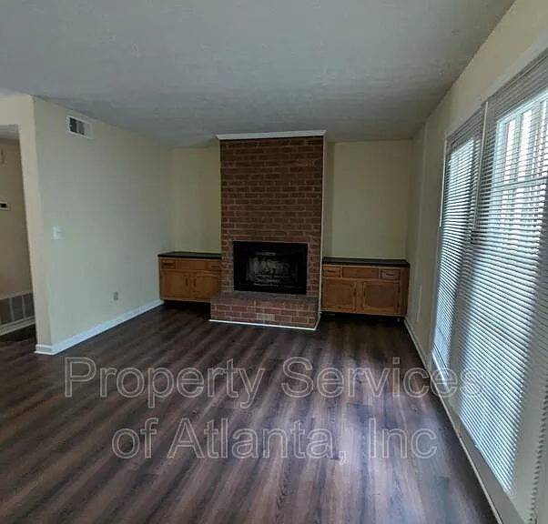4512 Golf Vista Cir — Photo 8