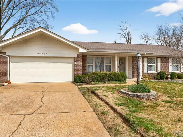 1125 Hawkstone Ln, Saint Louis, MO 63125