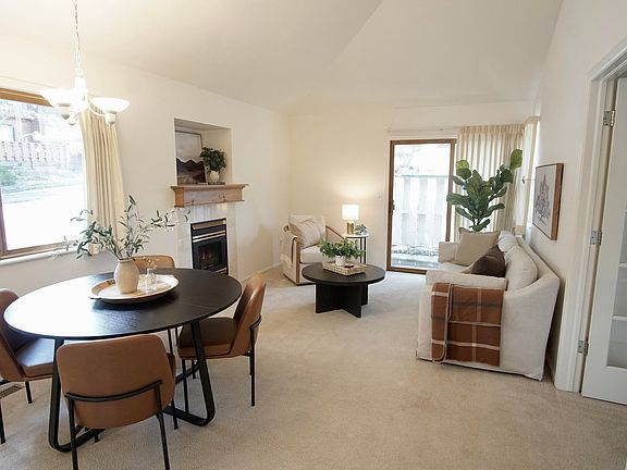 3rd image of 1010 S Saint Vrain Ave #H2