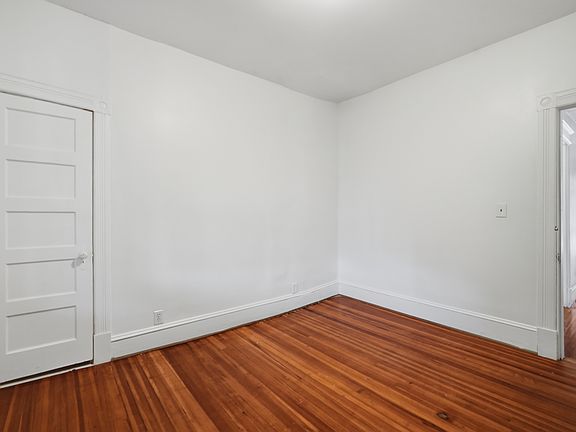 4th image of 40 Warriner Ave #3R