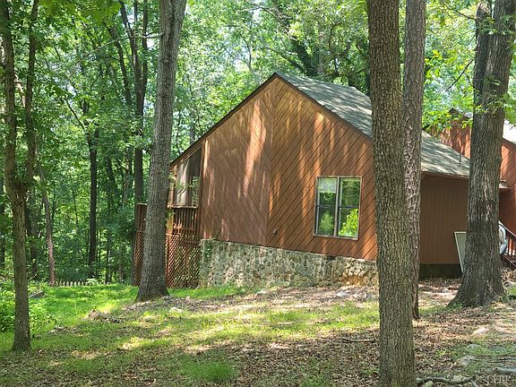 2nd image of 180 Otter River Dr