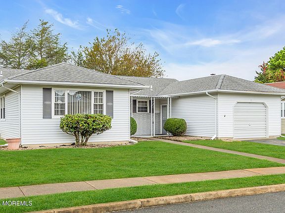 4th image of 60 Woodstock Drive
