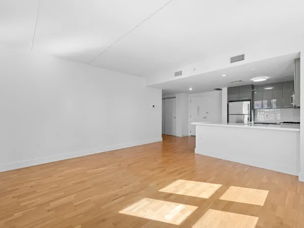 310 Clarkson Avenue image 5 of 16