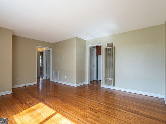 4th image of 29 Conway Pl NW