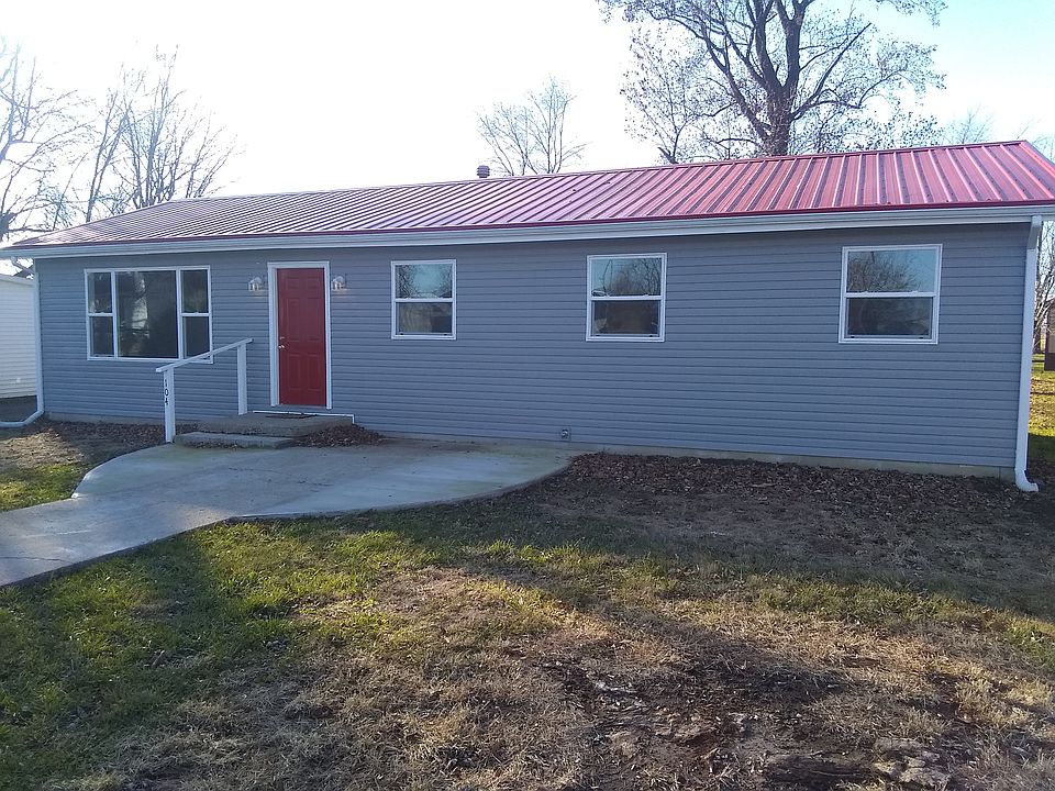 1st image of 104 S Logan St