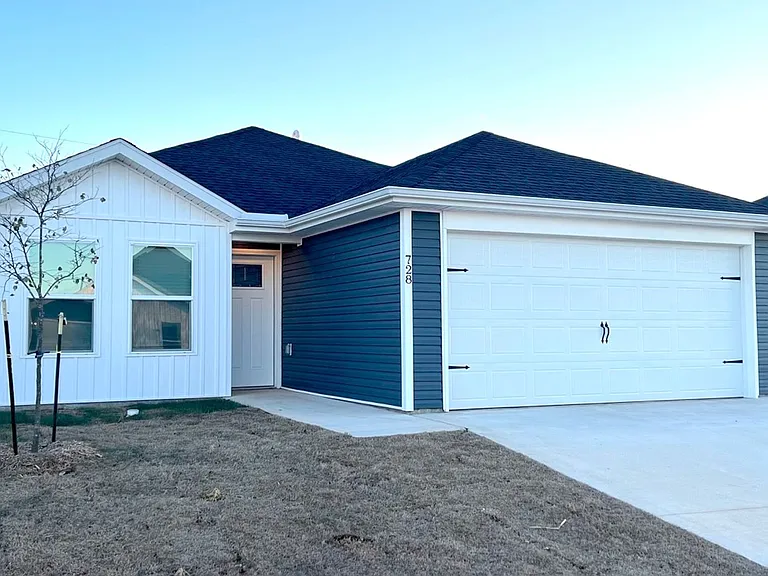728 Short Leaf Ln — Photo 1