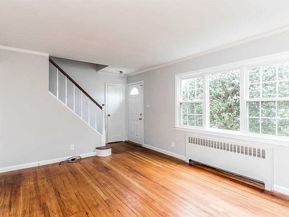 2nd image of 1106 Myron St