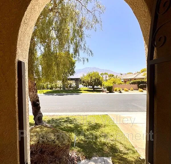 138 Shoreline Dr — Photo 3