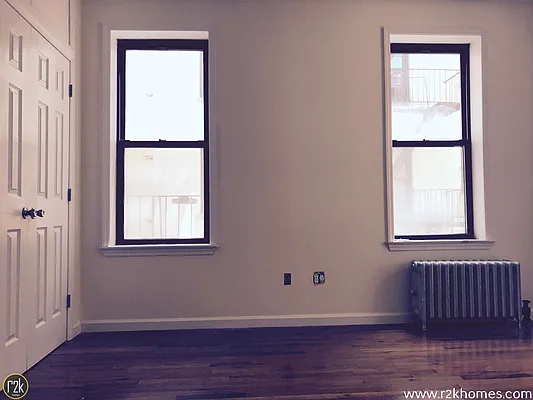 Rented by Realty 2000 Corp | media 13