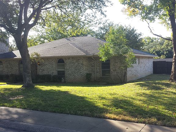 3rd image of 146 Meadowbrook Dr